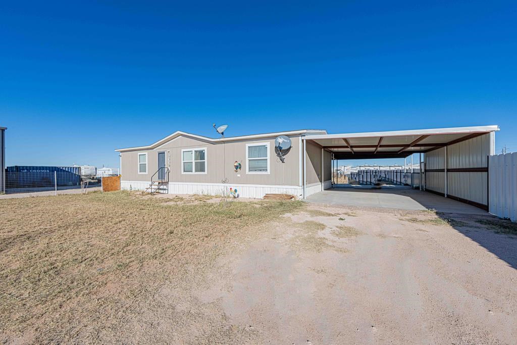 6716 S County Rd 1160s, Midland, Texas image 2