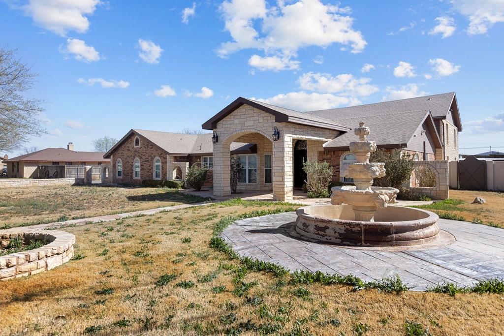 2340 N Rebecca Ave, Odessa, Texas image 2