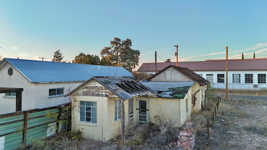 205 E Dallas St, Marfa, Texas image 13