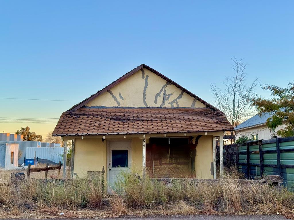 205 E Dallas St, Marfa, Texas image 1