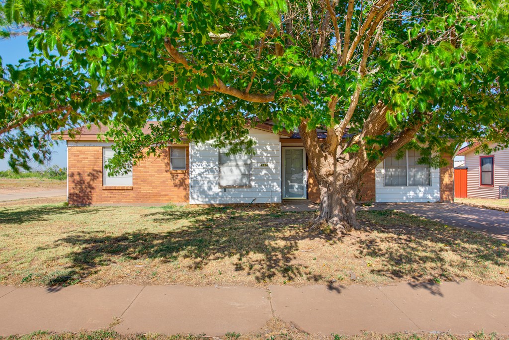 4216 Muir St, Big Spring, Texas image 2