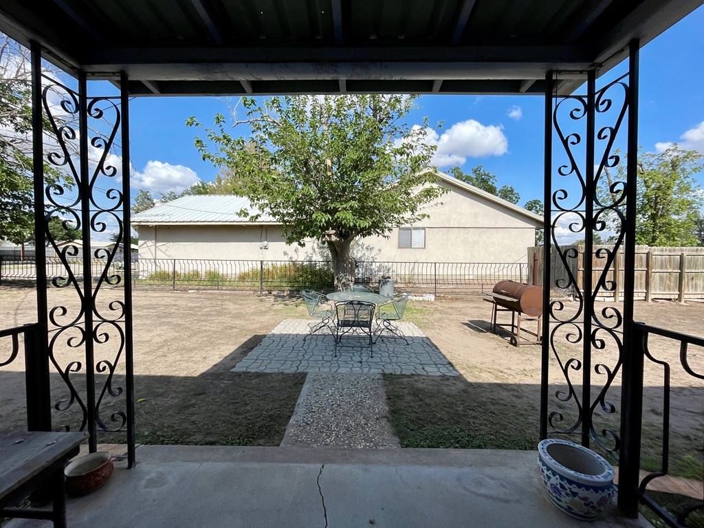 709 W Waco St, Marfa, Texas image 11