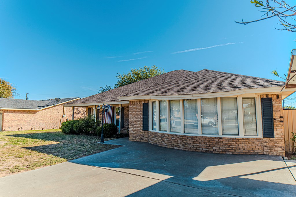 807 SW H Ave, Seminole, Texas image 2