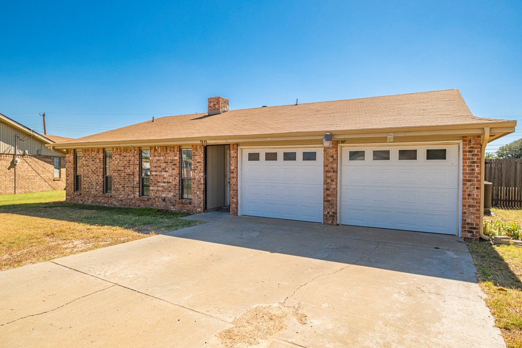 39 Corona Circle, Odessa, Texas image 2