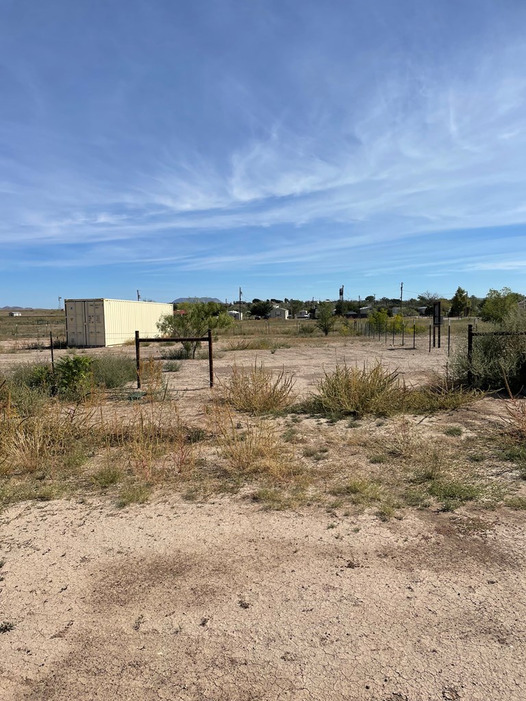 1002 N Plateau St, Marfa, Texas image 3