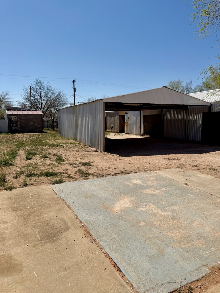 205 NW Ave H, Seminole, Texas image 5