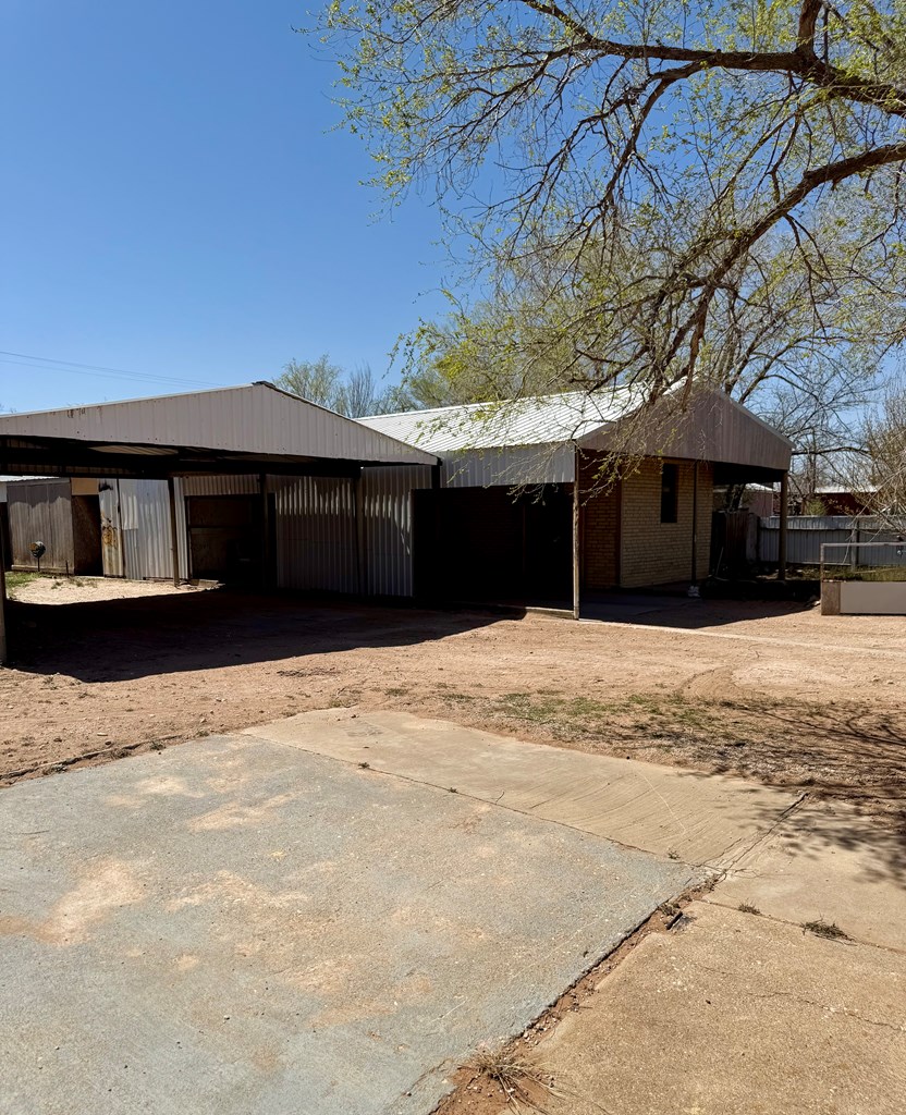 205 NW Ave H, Seminole, Texas image 4