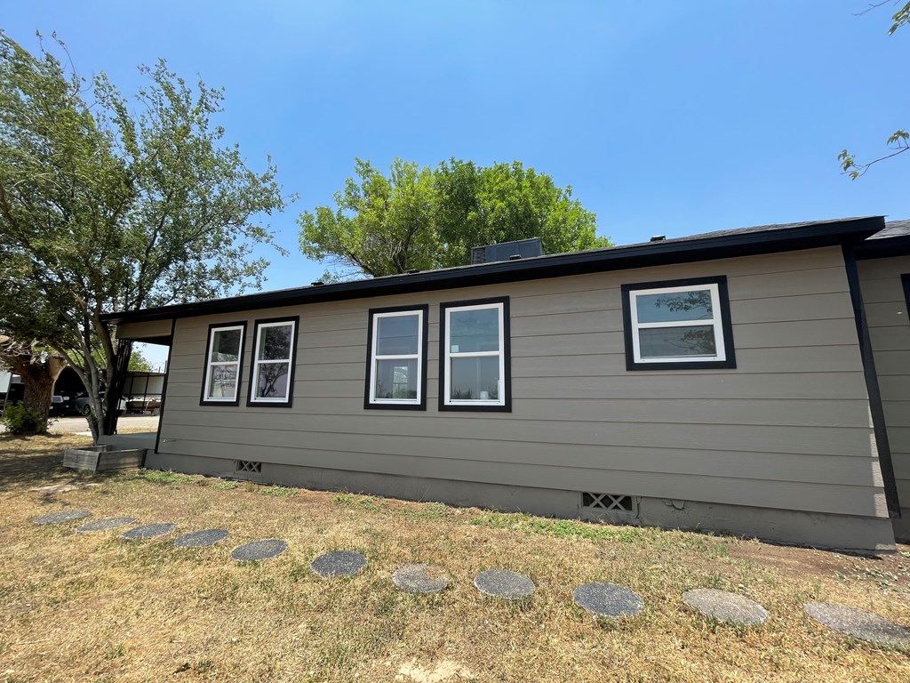 600 Llano St, McCamey, Texas image 10