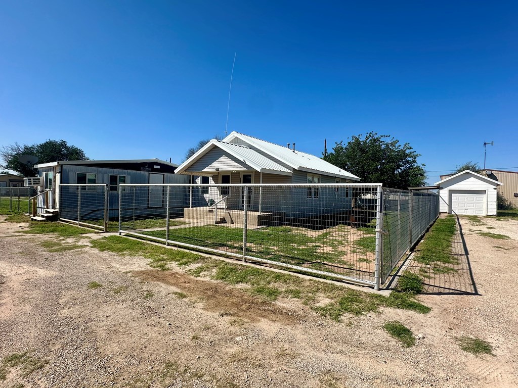 319 S Goldsmith St, Goldsmith, Texas image 2