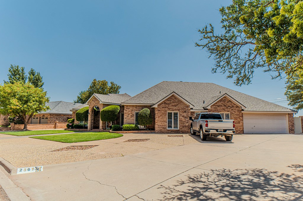 2309 SW Ave B, Seminole, Texas image 4