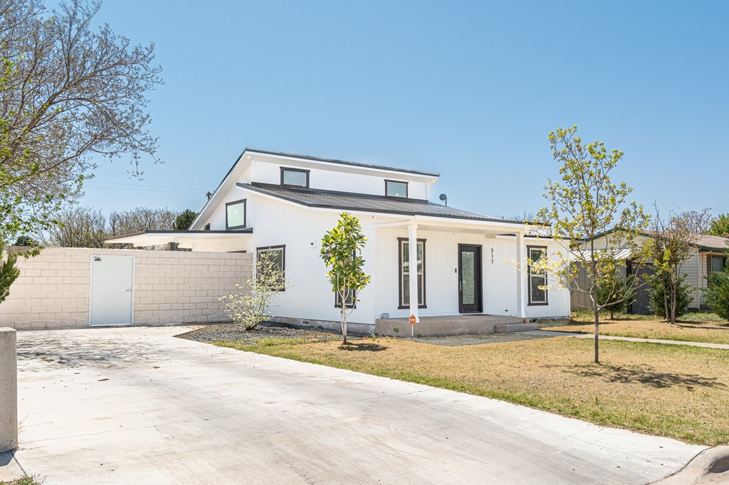 317 SW Ave I, Seminole, Texas image 2