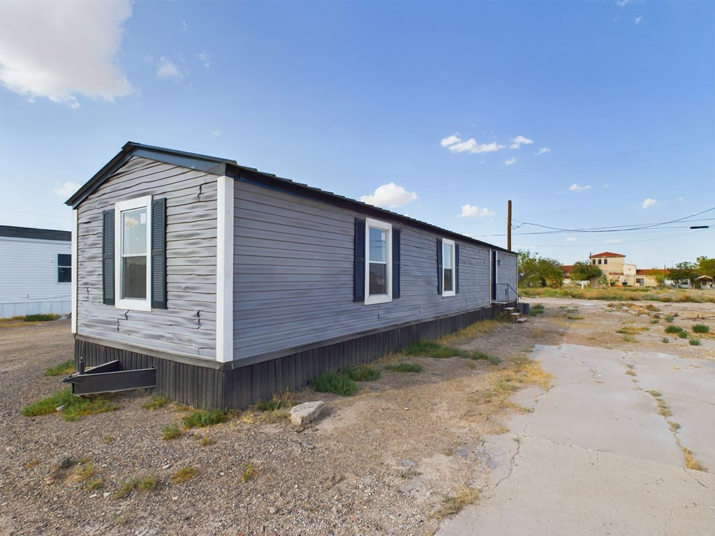 412 S Pecan St, Pecos, Texas image 6