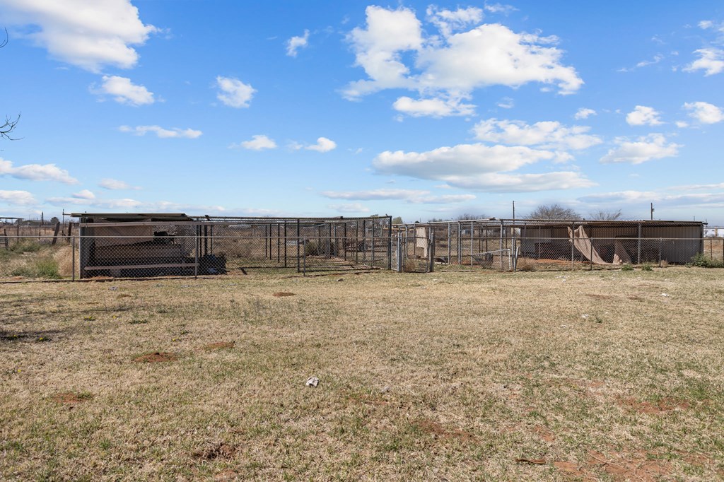 890 SE 2001, Andrews, Texas image 32