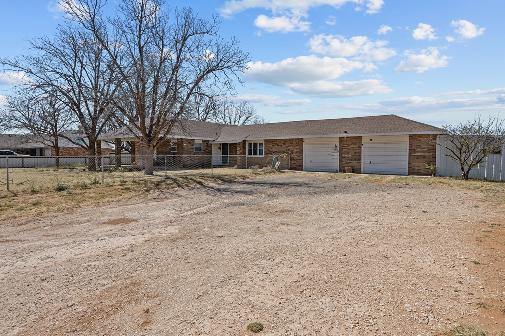 890 SE 2001, Andrews, Texas image 3