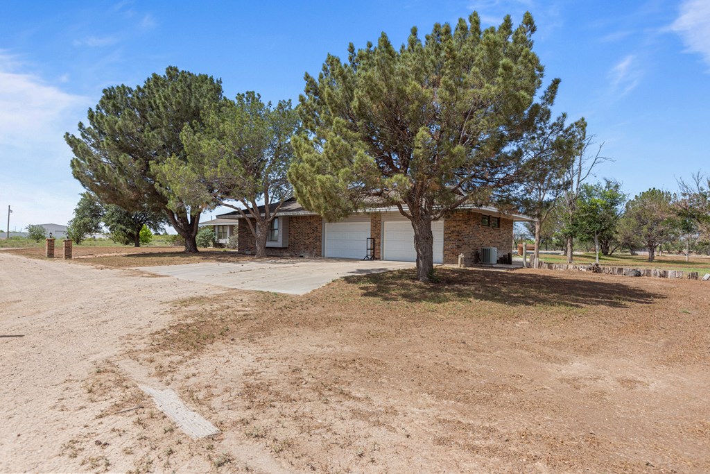 13606 W County Rd 177, Midland, Texas image 3