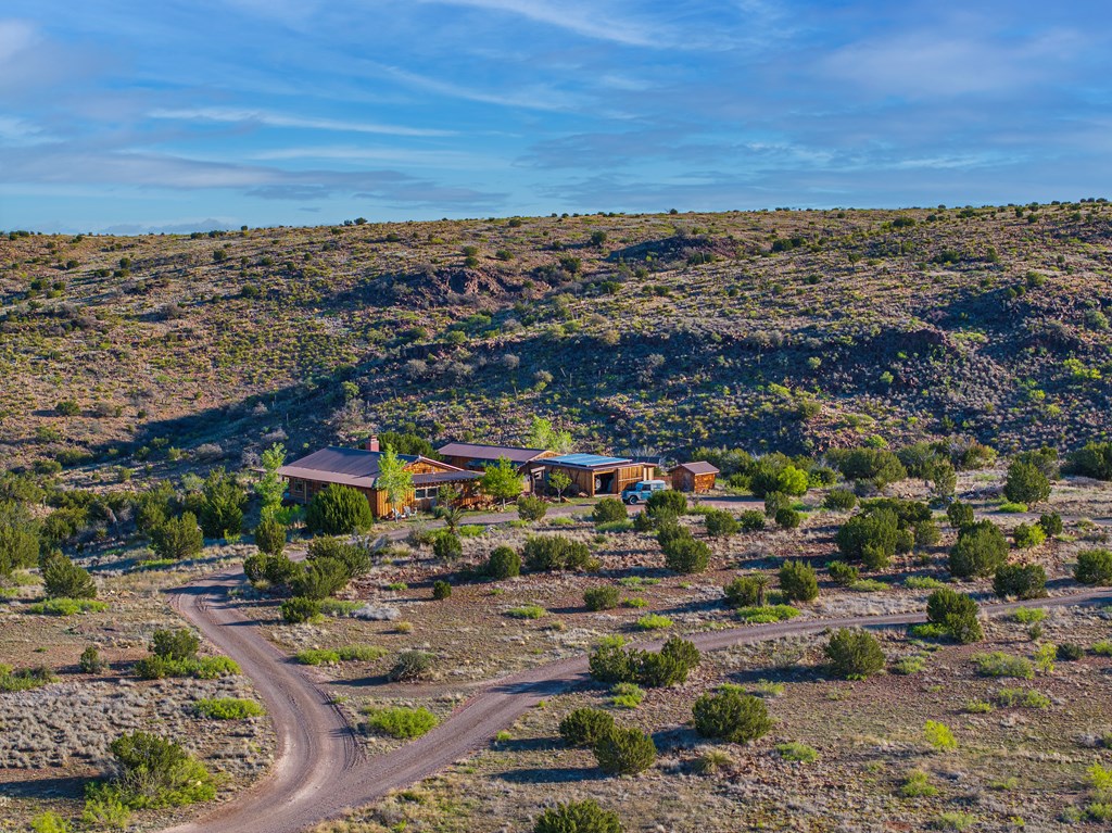 107 High Lonesome Dr, Alpine, Texas image 3