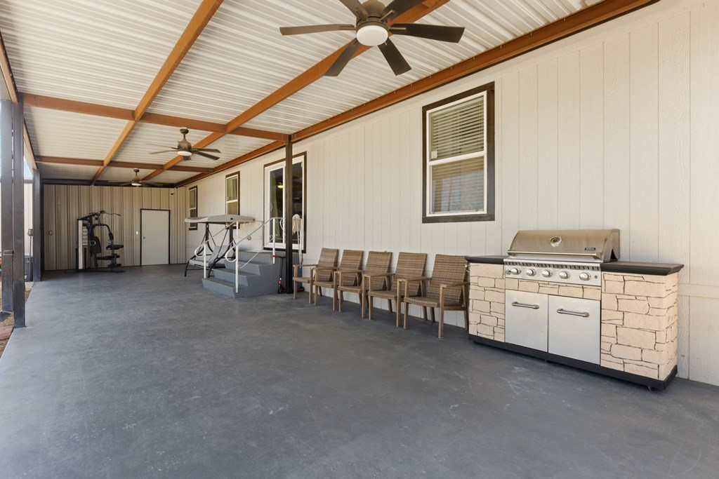 205 SE 1600, Andrews, Texas image 38