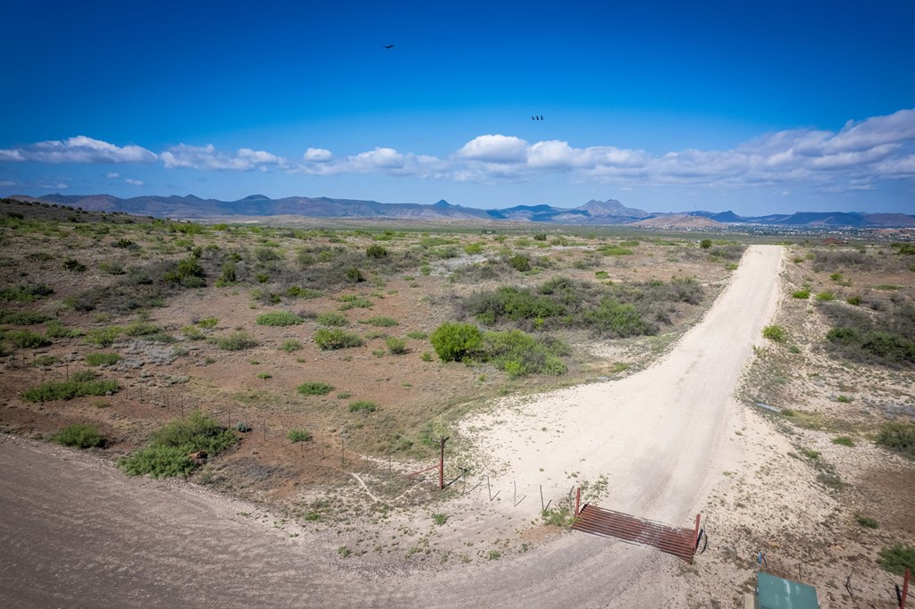 26 Antelope Drive, Alpine, Texas image 15