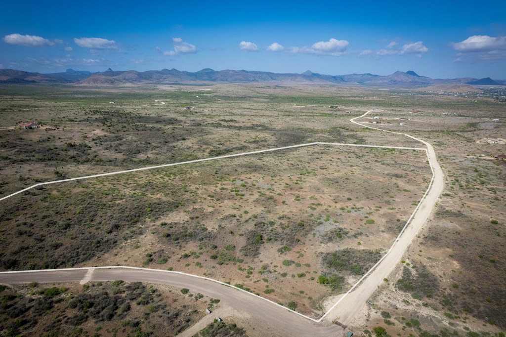 26 Antelope Drive, Alpine, Texas image 4