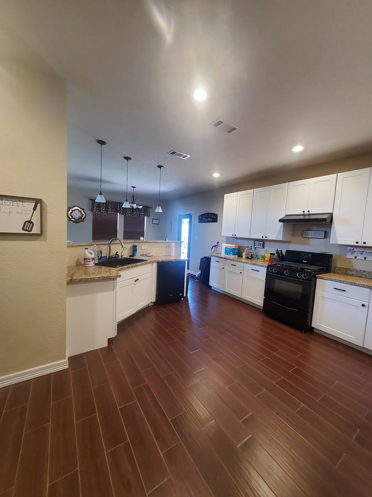 401 E 22nd St, Crane, Texas image 3
