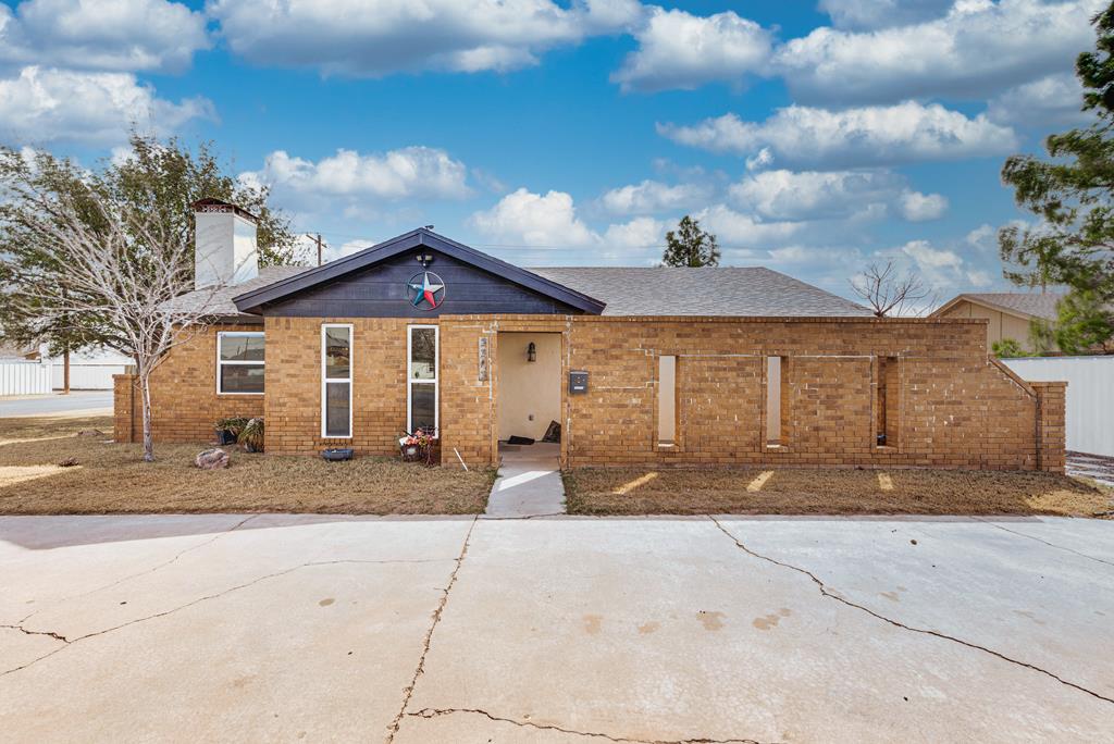 2202 Texas St, Pecos, Texas image 1