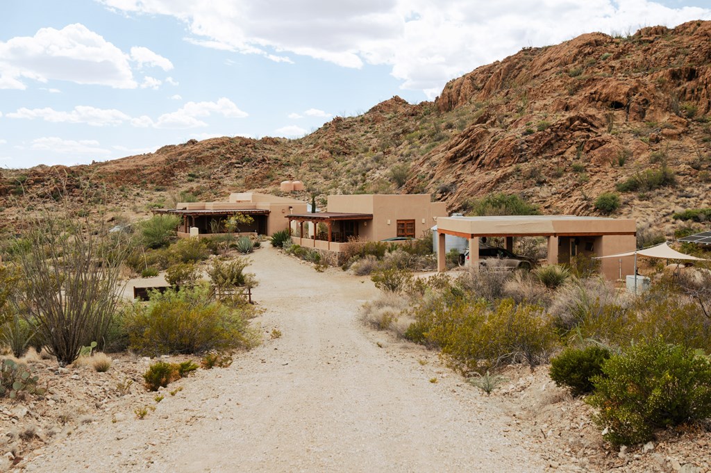 801 Boulder Ridge Loop, Terlingua, Texas image 3