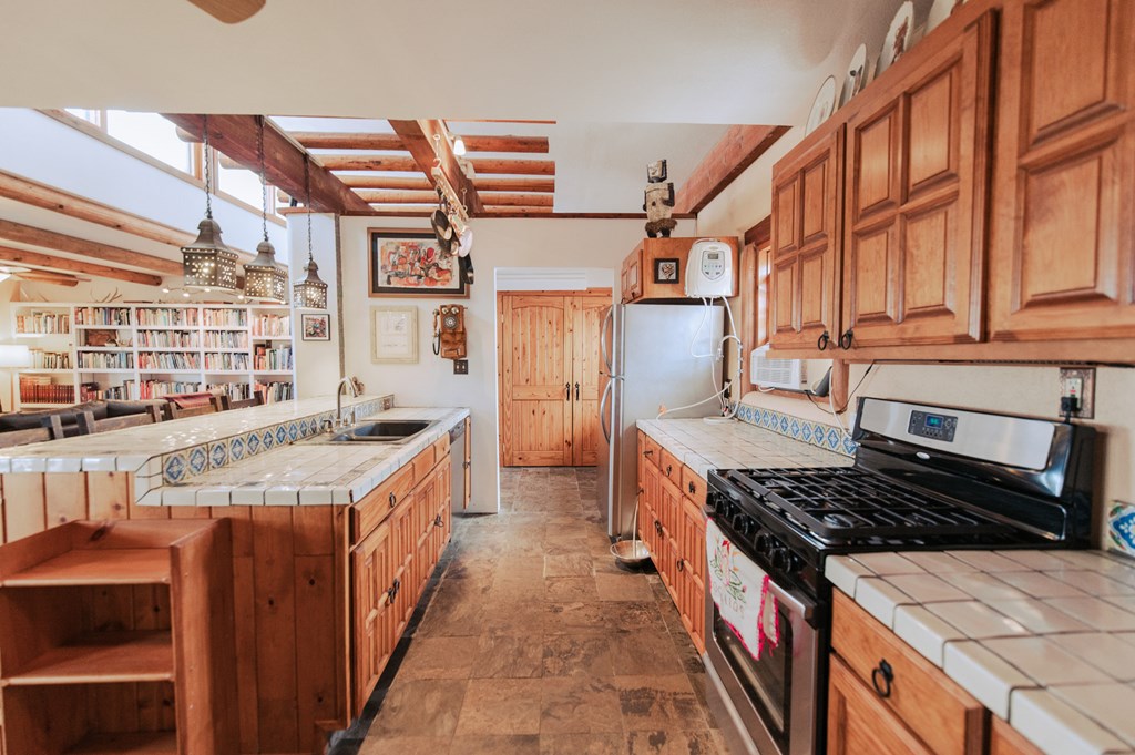 801 Boulder Ridge Loop, Terlingua, Texas image 20