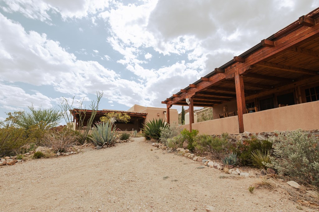 801 Boulder Ridge Loop, Terlingua, Texas image 7