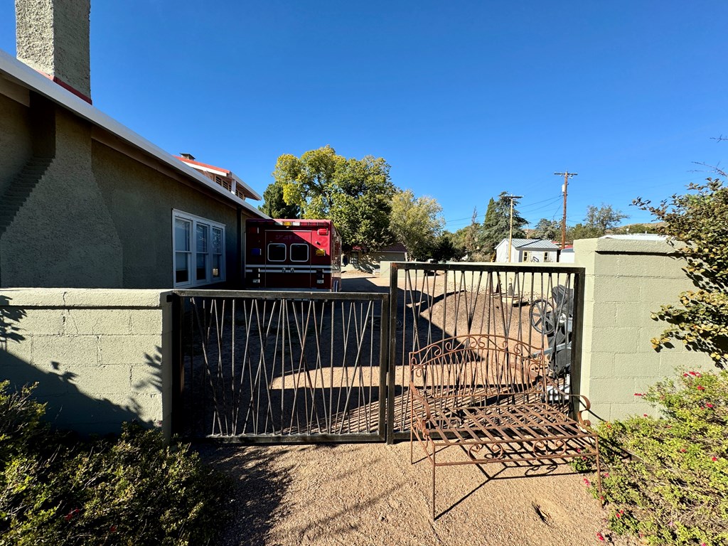 709 E Sul Ross, Alpine, Texas image 4