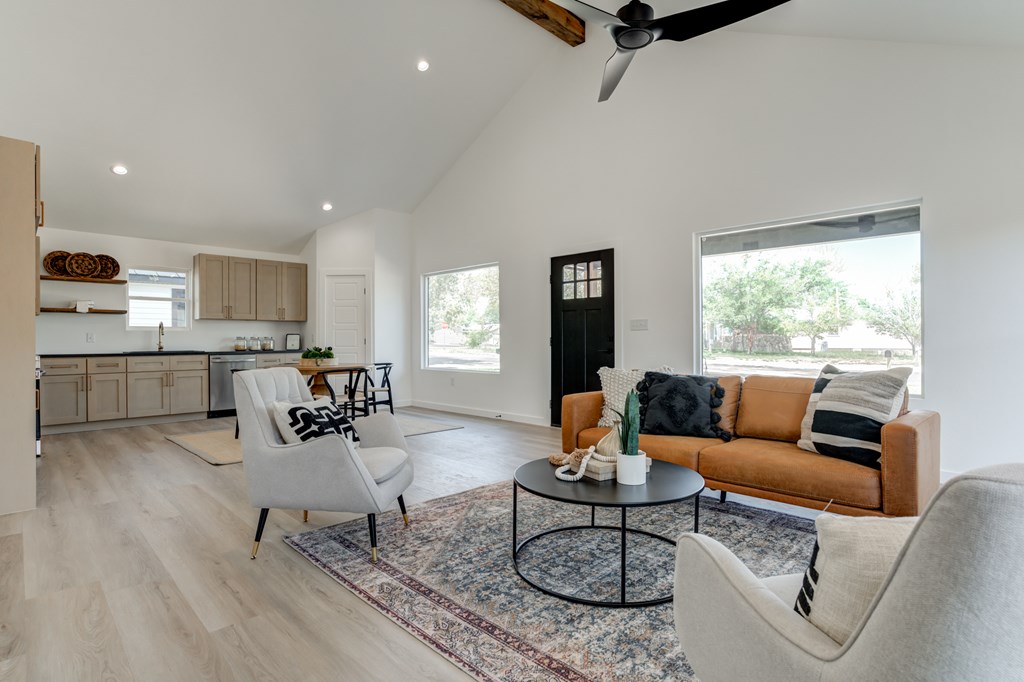 303 NW Ave H, Seminole, Texas image 5