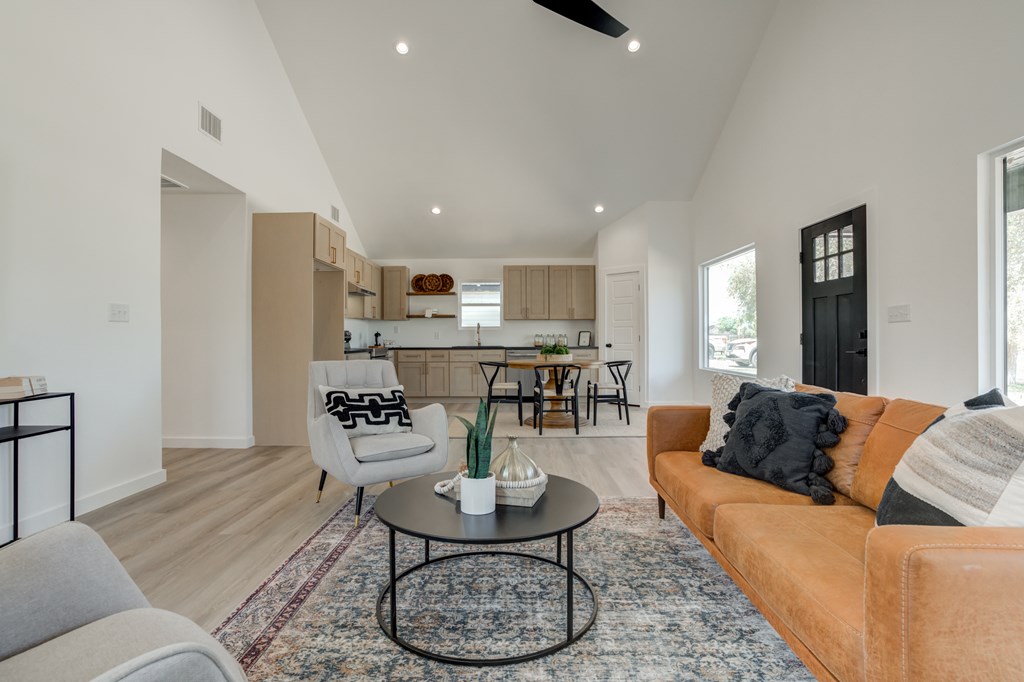 303 NW Ave H, Seminole, Texas image 4