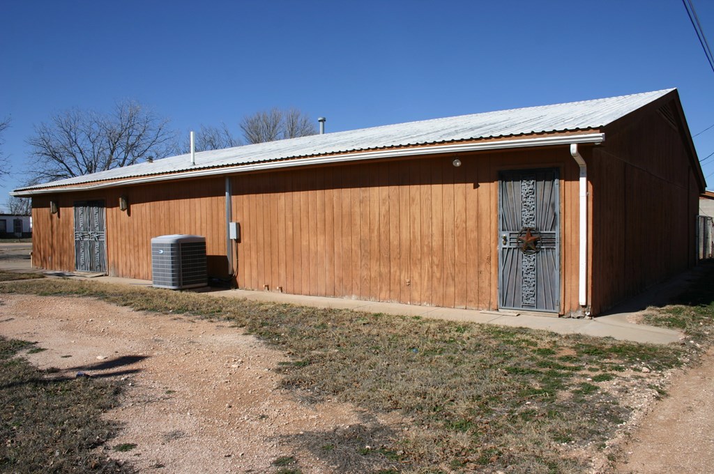 805 SW 7th St, Andrews, Texas image 9