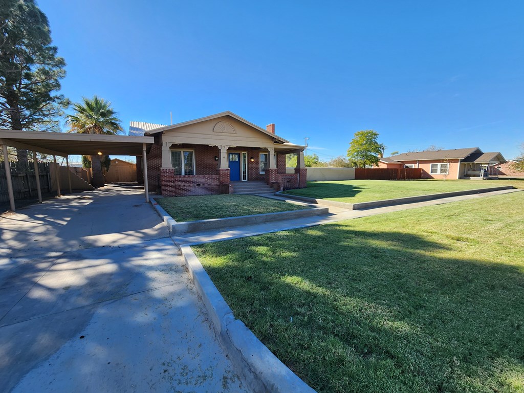 715 S Plum St, Pecos, Texas image 3