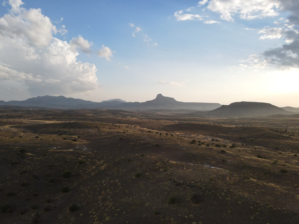 47140 Hwy 118, Alpine, Texas image 4