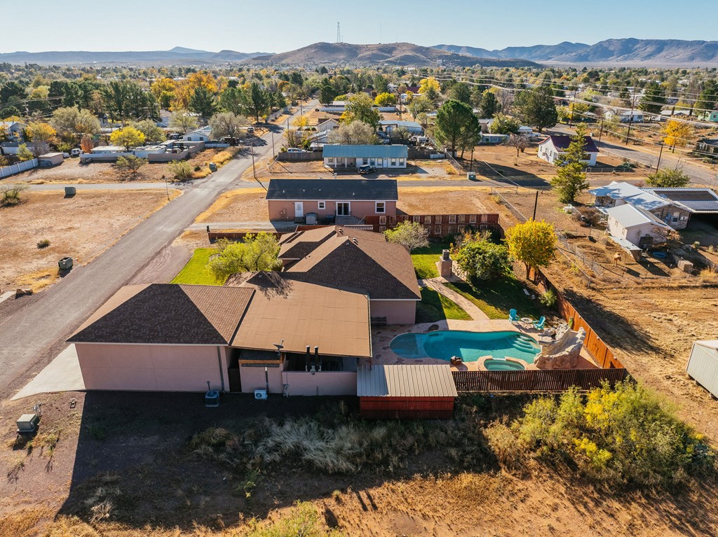 1605 N 6th St, Alpine, Texas image 2