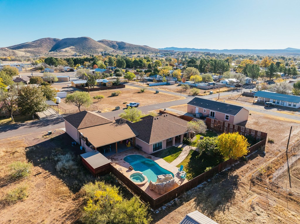 1605 N 6th St, Alpine, Texas image 3