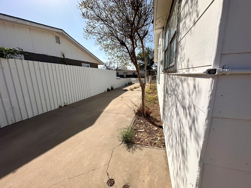 803 E 3rd St, Monahans, Texas image 11