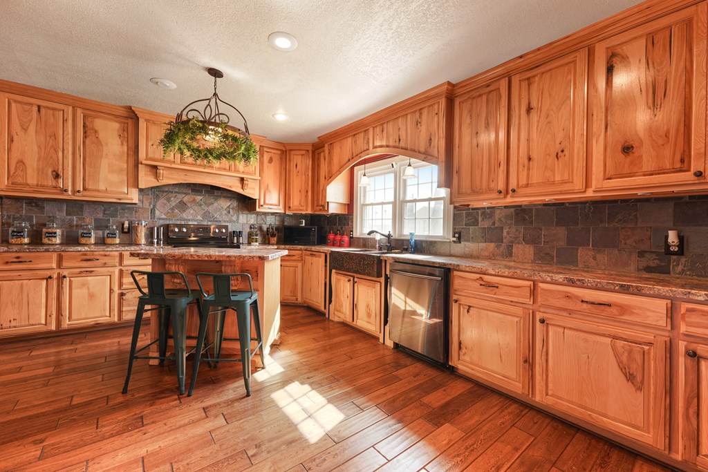 200 NE B St, Andrews, Texas image 3