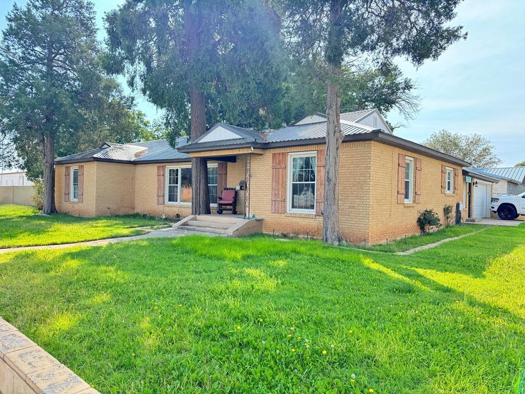 200 NE B St, Andrews, Texas image 2