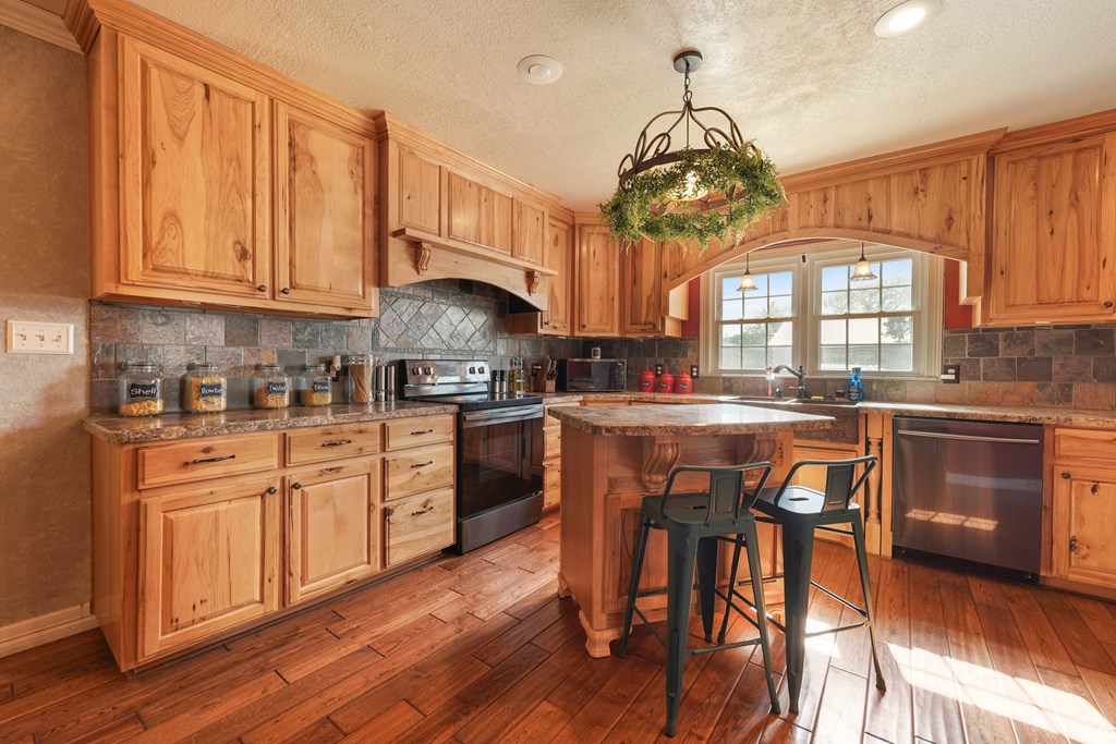 200 NE B St, Andrews, Texas image 5