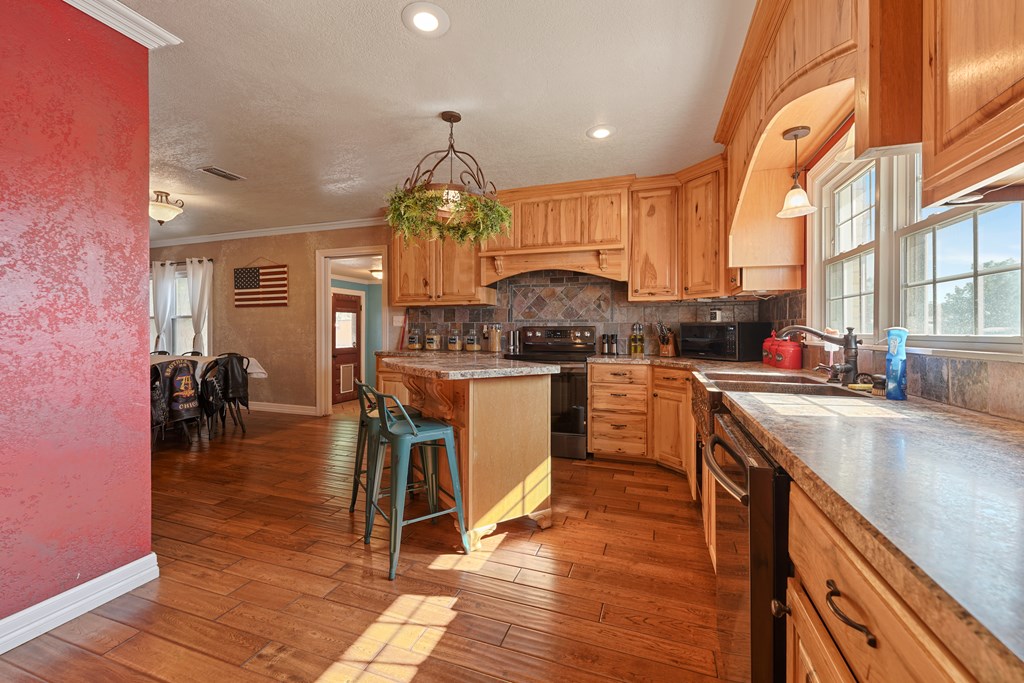 200 NE B St, Andrews, Texas image 4