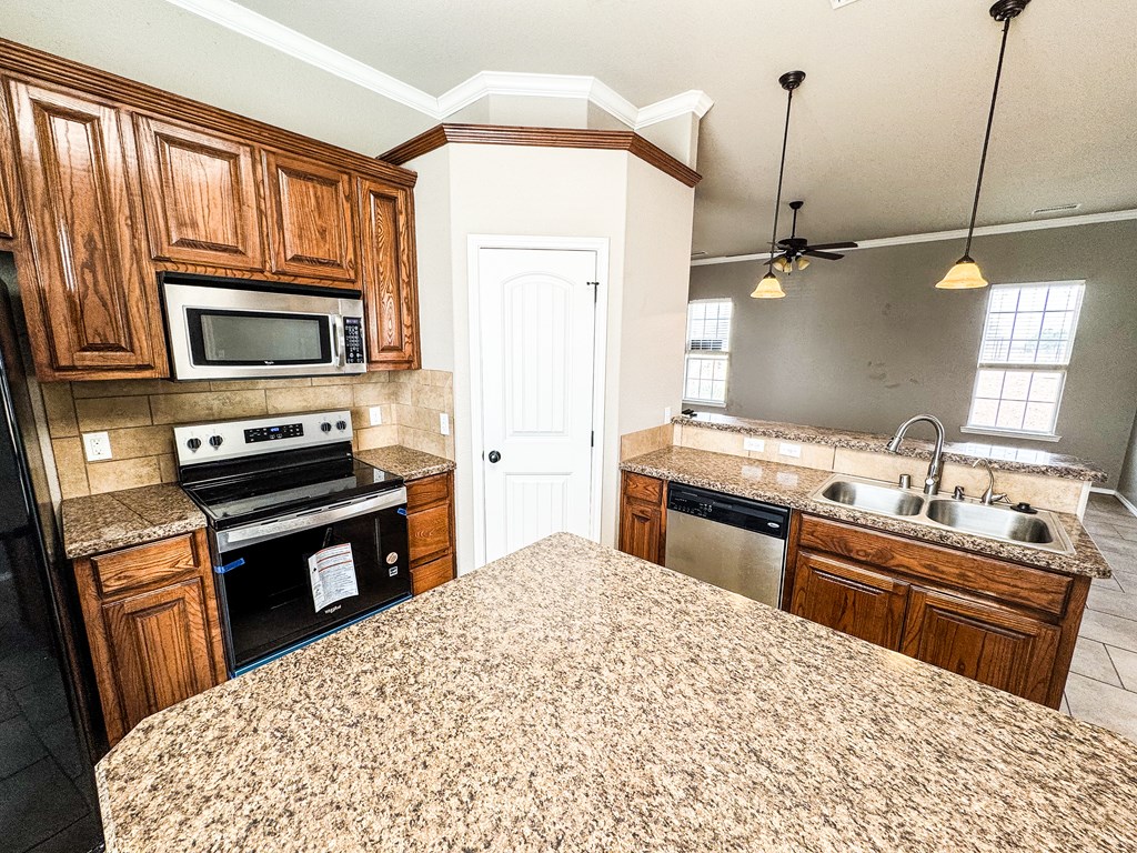2803 S County Rd 1069, Midland, Pennsylvania image 24