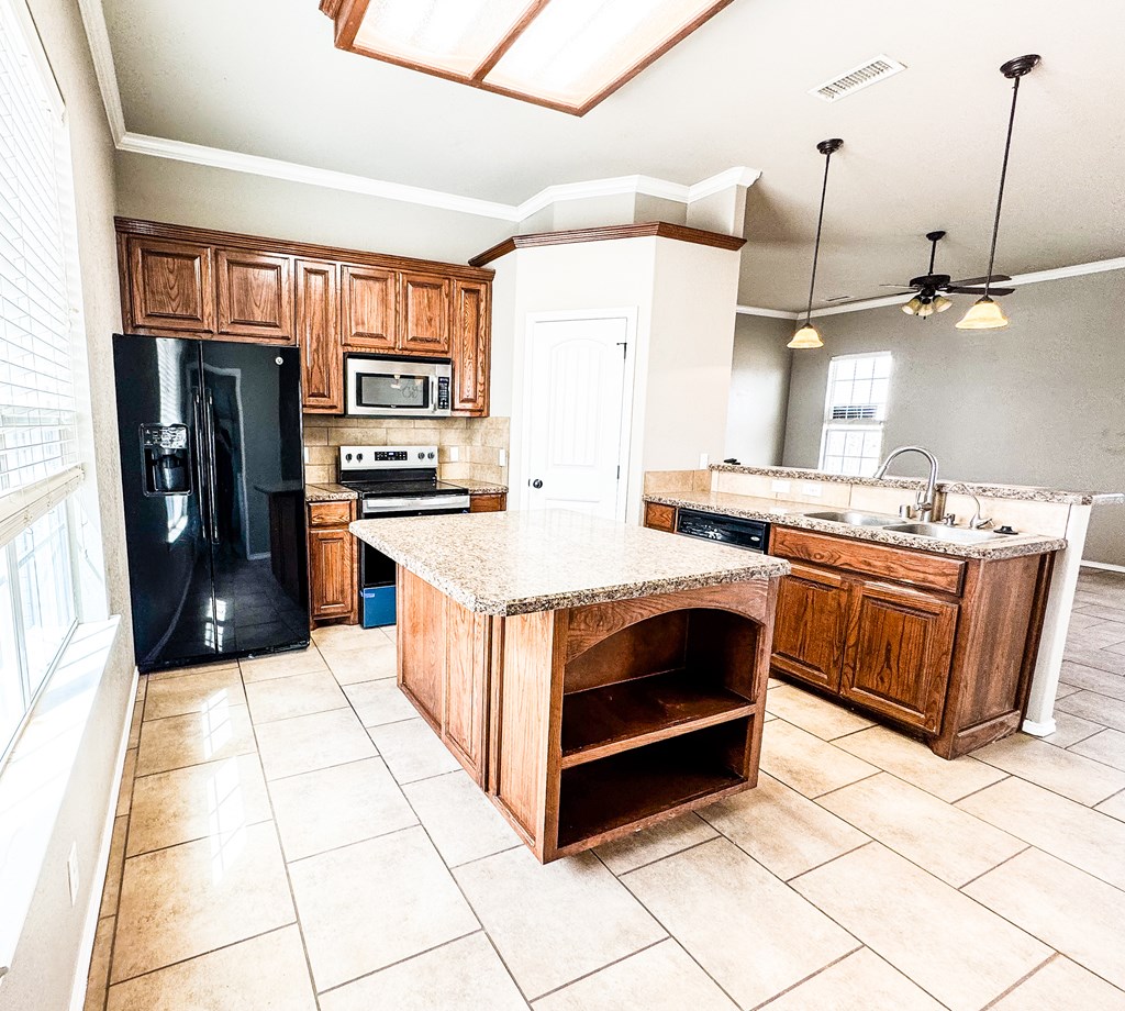 2803 S County Rd 1069, Midland, Pennsylvania image 23