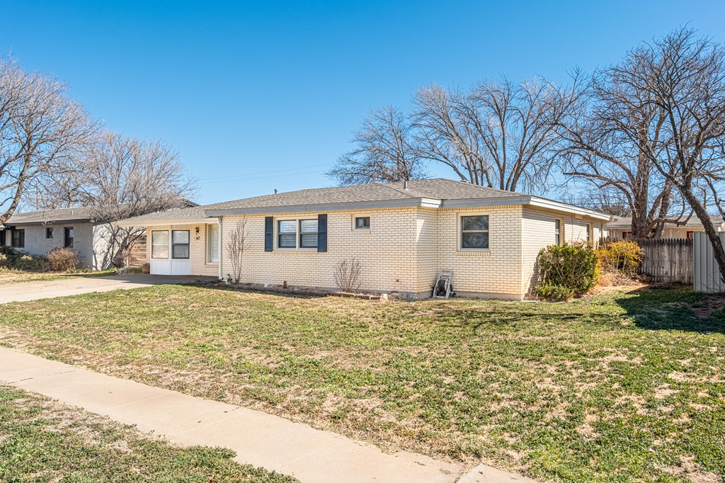 607 SW 16th St, Seminole, Texas image 3