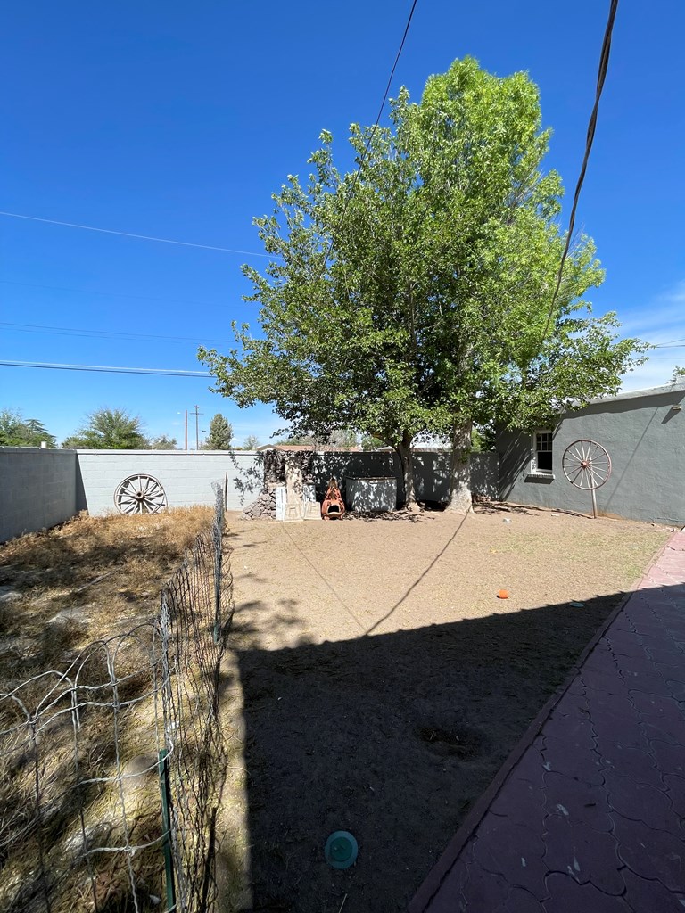 416 N Plateau St, Marfa, Texas image 18