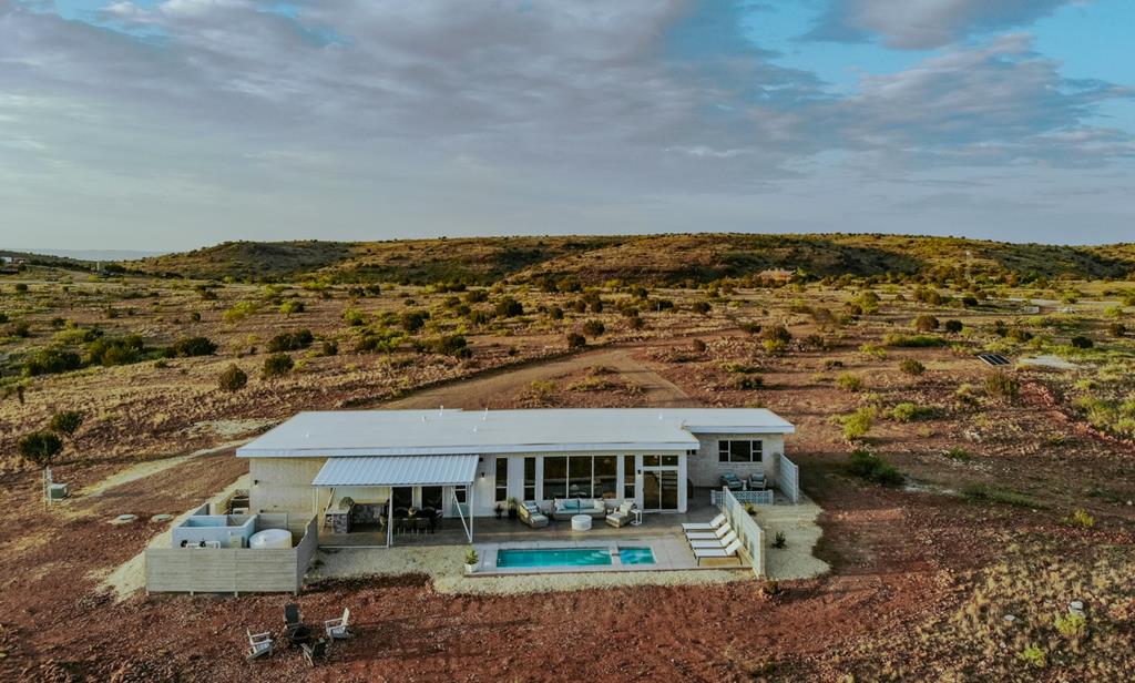 110 High Lonesome Dr, Alpine, Texas image 1