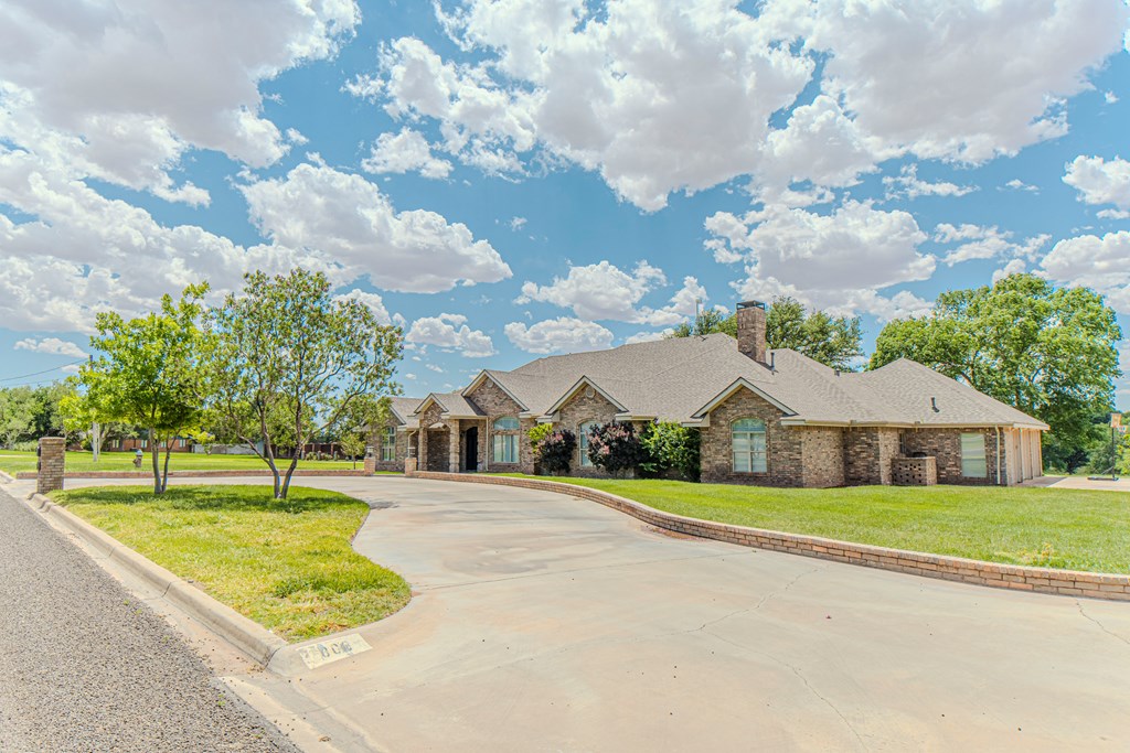 308 SW 19th St, Seminole, Texas image 2