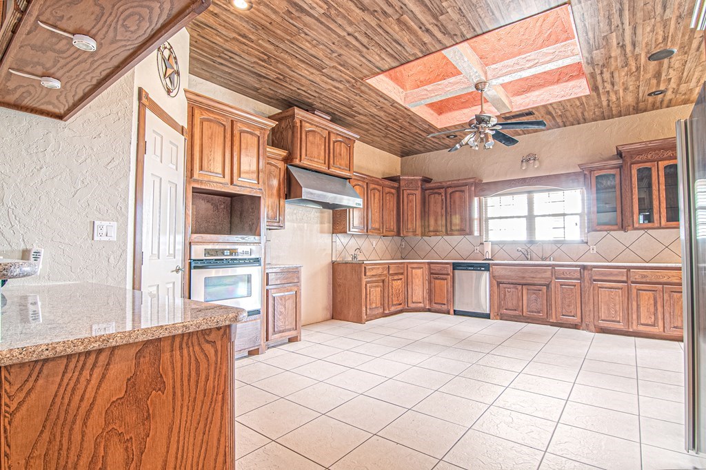 555 N Peachtree Ave, Odessa, Texas image 16