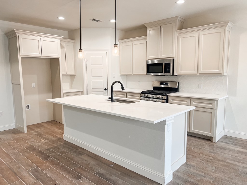 8615 Luz Dr, Odessa, Texas image 5