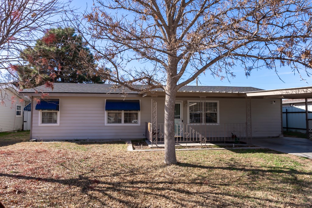 609 NW 12th St, Andrews, Texas image 2